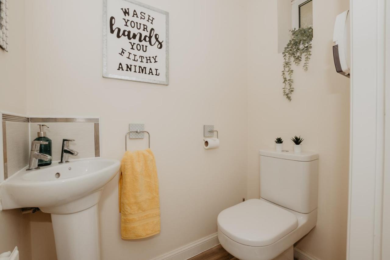 Coyle House, 3 Bed,Corby, Super Kings Or Twins, Driveway, Free Wi-Fi, Corporates Welcome Eksteriør bilde