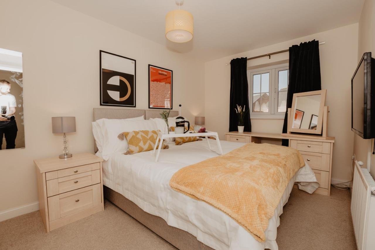 Coyle House, 3 Bed,Corby, Super Kings Or Twins, Driveway, Free Wi-Fi, Corporates Welcome Eksteriør bilde
