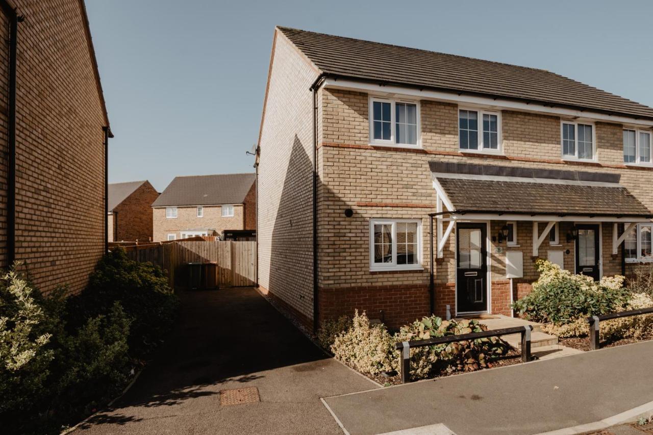 Coyle House, 3 Bed,Corby, Super Kings Or Twins, Driveway, Free Wi-Fi, Corporates Welcome Eksteriør bilde